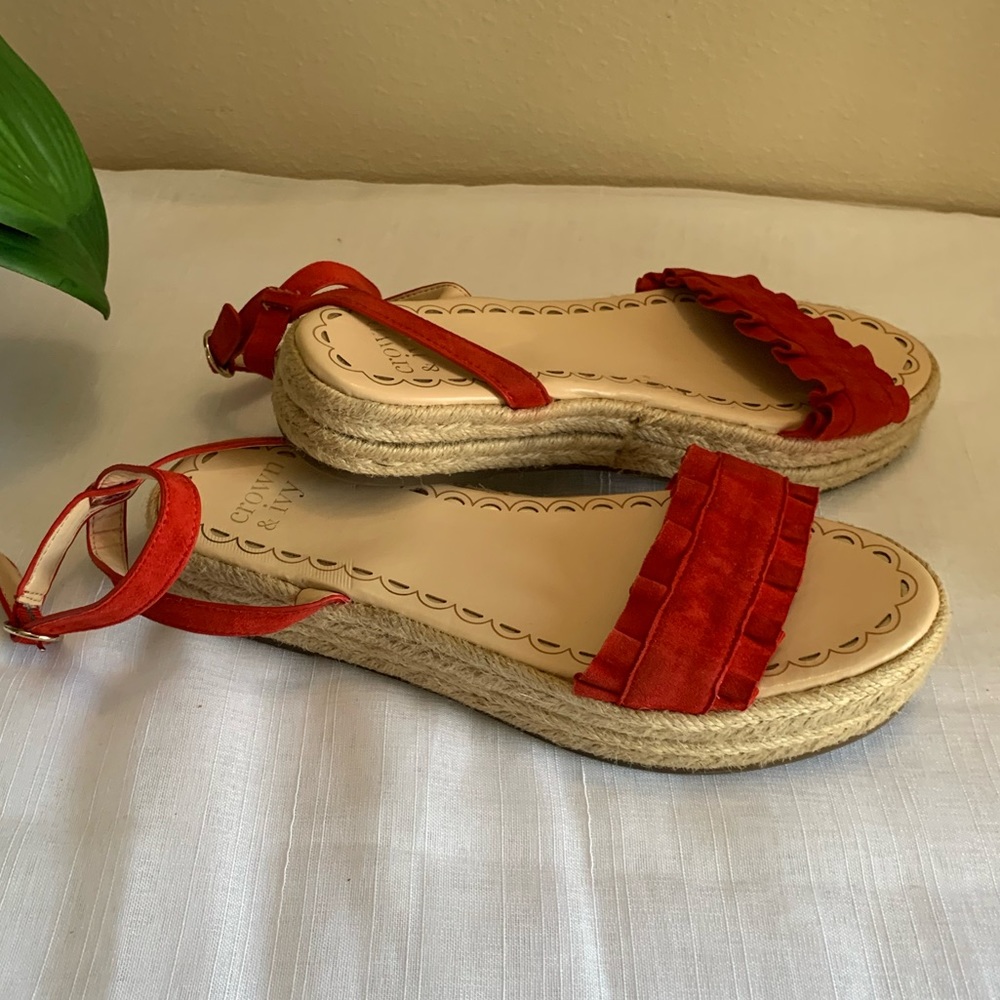 Crown & Red
Suede Ruffle Open Platform - Picture 3 of 4